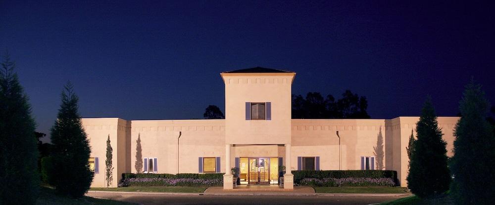 Estate Tuscany 4* Pokolbin